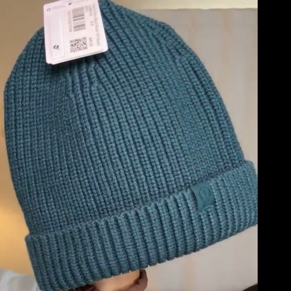 Lululemon Teal Knit Beanie Unisex Size Large - Picture 1 of 8
